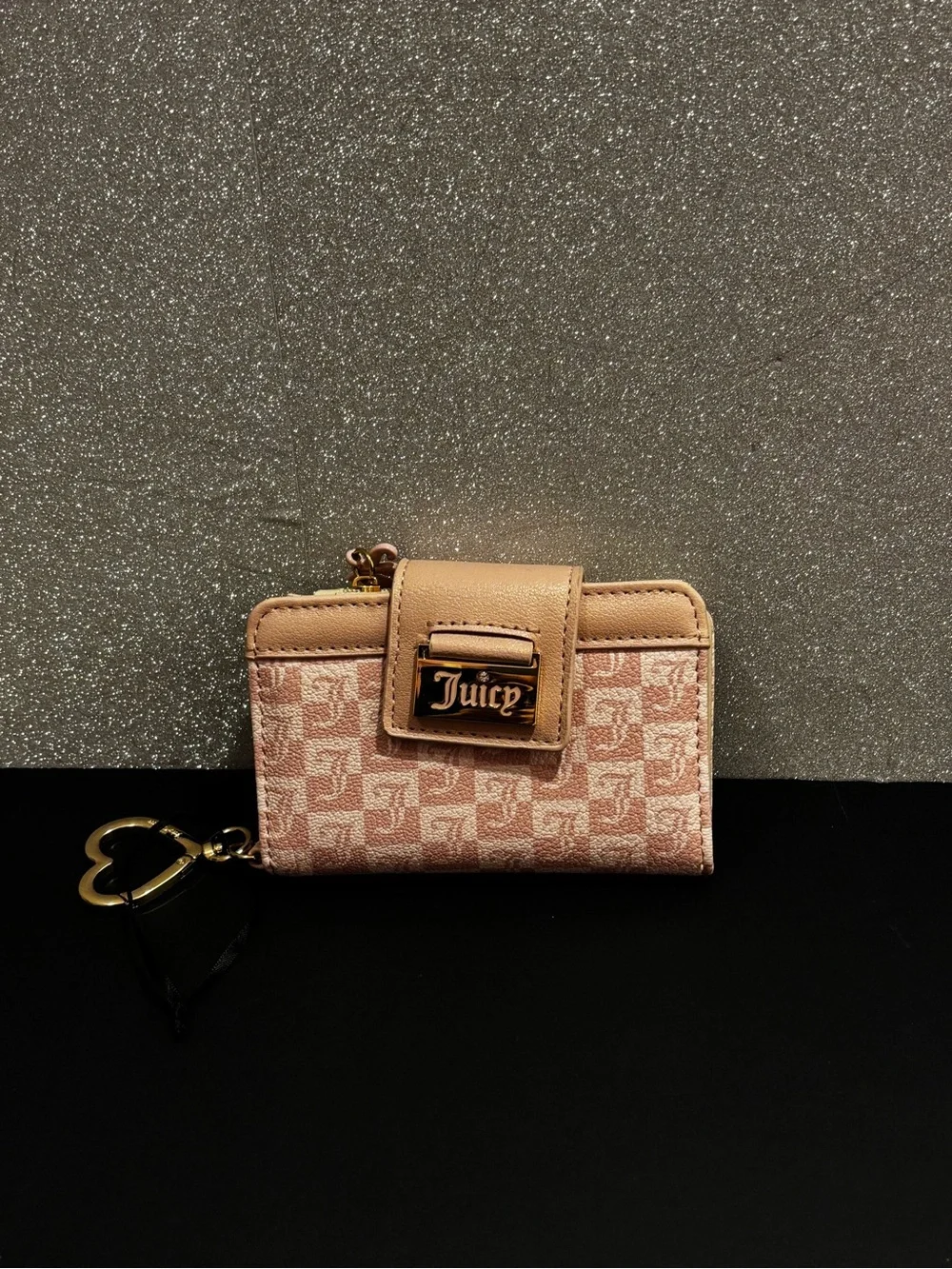 BRAND NEW! Blush Pink Juicy Couture Wallet💖 never used, great condition, cute!